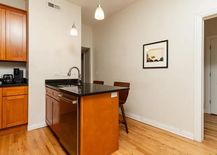 Flexhome Wicker Park - Stylish 2br - Sleeps 6